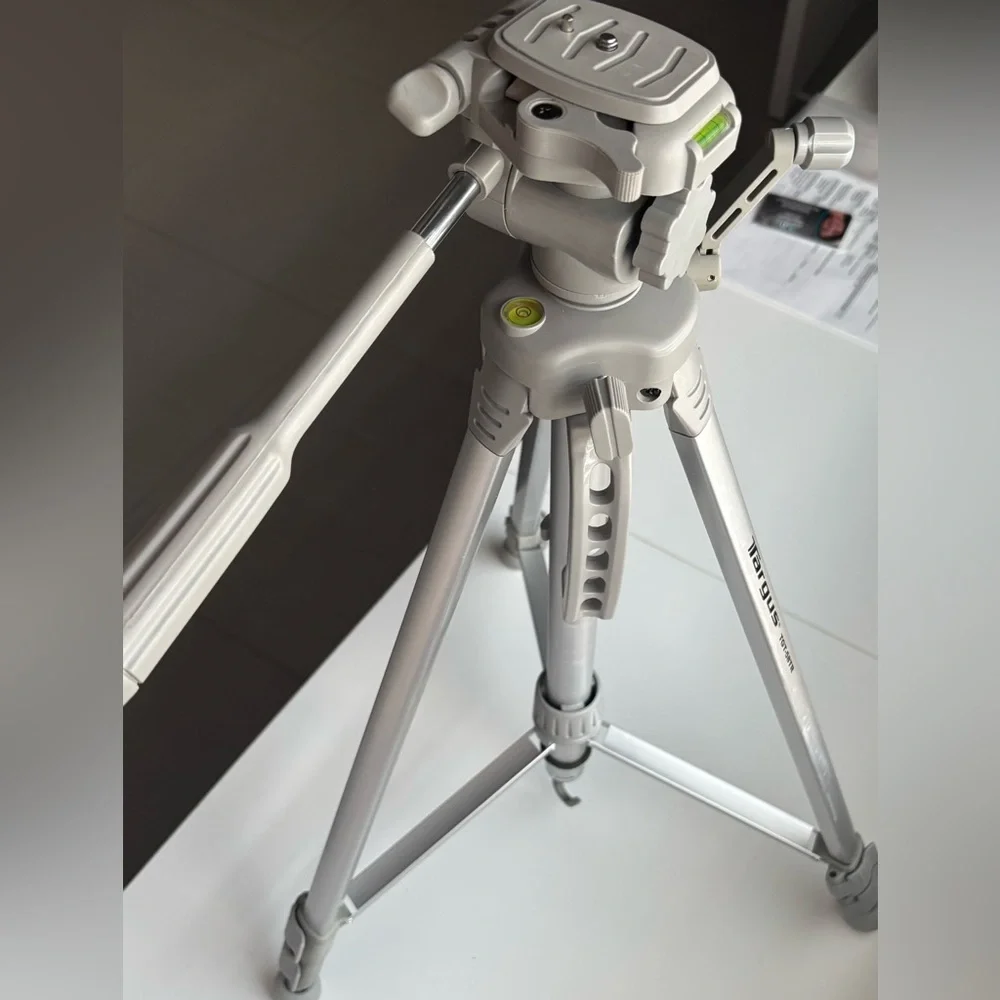 NWT Targus Compact Pro Tripod Camera SLR with Case